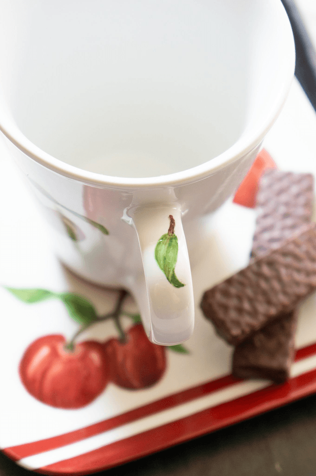Ensemble café gourmand, cerises rouges, café frappé d'été, cadeau artisanal à personnaliser