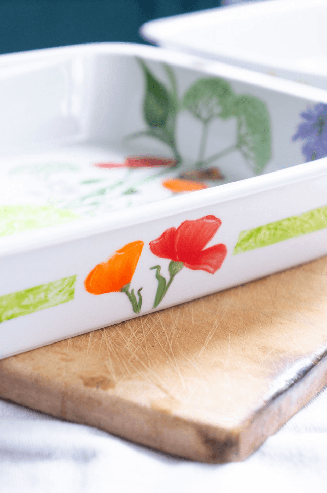 Plat en porcelaine pour le four, décor champêtre unique artisanal 