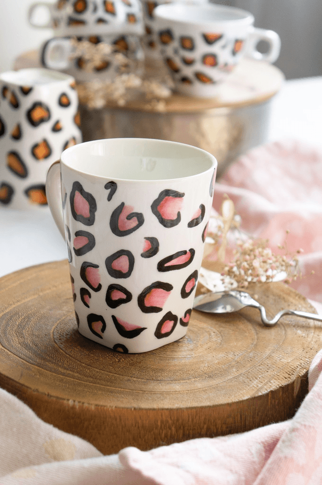 Mug en porcelaine "Graou" léopard chic, noir et fauve ou noir et rose saumon, décoré à la main, idée cadeau femme
