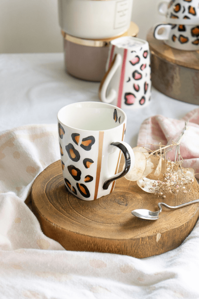 Mug en porcelaine "Graou" léopard chic, noir et fauve ou noir et rose saumon, décoré à la main, idée cadeau femme