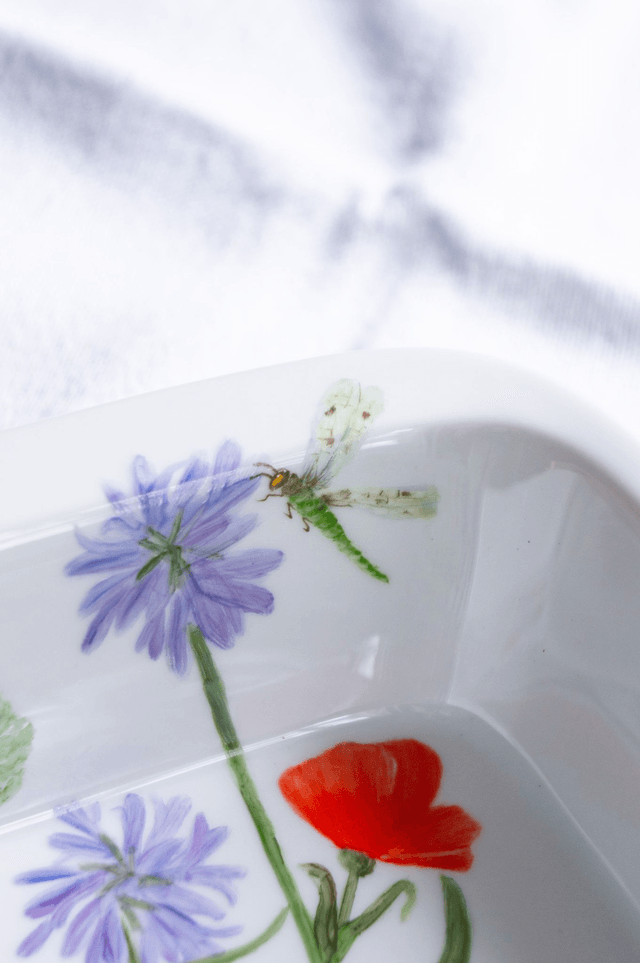 Plat en porcelaine pour le four, décor champêtre unique artisanal 