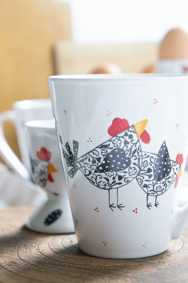 Coquetier et mug à café céramique personnalisés, coquetier et tasse à café poules stylisées, création unique, idée cadeau pour tous