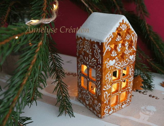 Photophore maison pain d'épices pour la décoration de Noël , en terre cuite, à personnaliser et décorée à la main