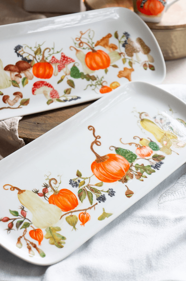 Plat à cake en porcelaine peint à la main,  Collection "Citrouilles d’Automne et compagnie "