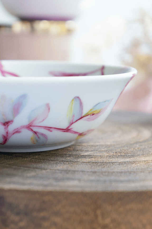 Coupelle bijoux, coupelle vide poche, en porcelaine fine, peinte à la main motif fleurs abstrait rose framboise mauve