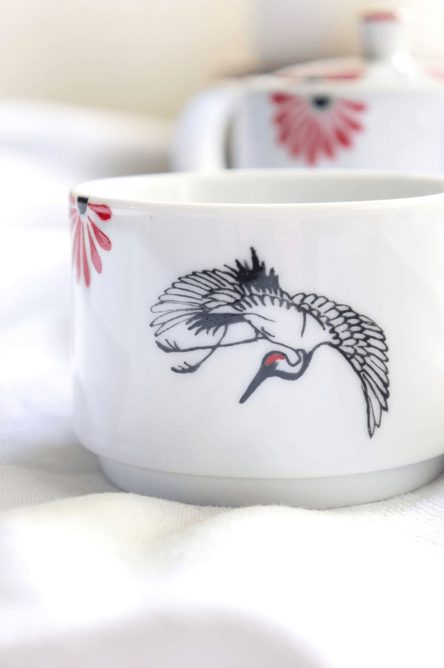 Théière Égoïste motif Japonisant rouge et noir avec grues et fleurs abstraites, décorée à la main , cadeau pour les amateurs de thé
